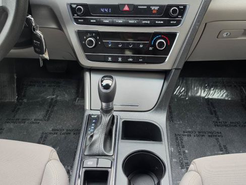 Used 2016 Hyundai Sonata Sport w/ Winter Weather Package FWD image 15