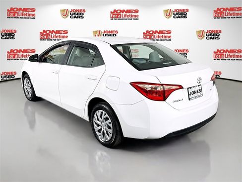 Used 2019 Toyota Corolla LE image 2