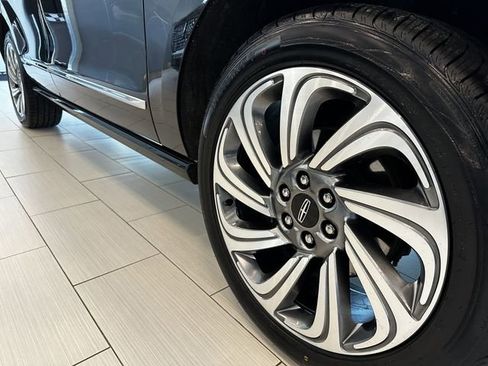 Certified 2022 Lincoln Navigator Reserve image 10