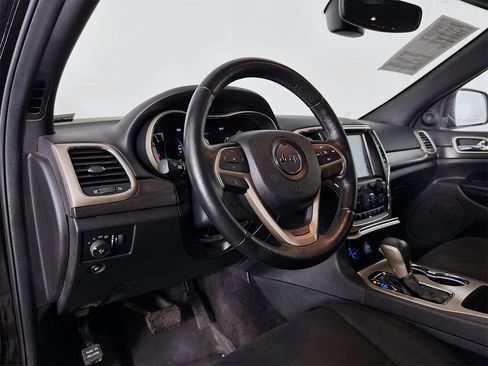 Used 2017 Jeep Grand Cherokee Laredo w/ Quick Order Package 23E image 9