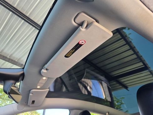 Used 2021 Tesla Model Y Performance image 27