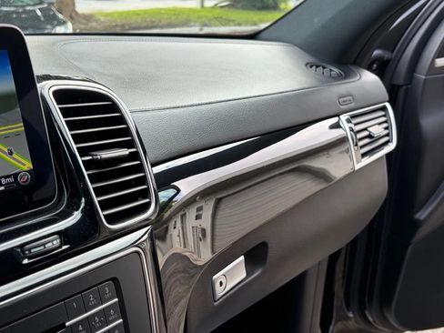 Used 2019 Mercedes-Benz GLE 43 AMG GLE 43 4MATIC Sport Utility 4D image 26