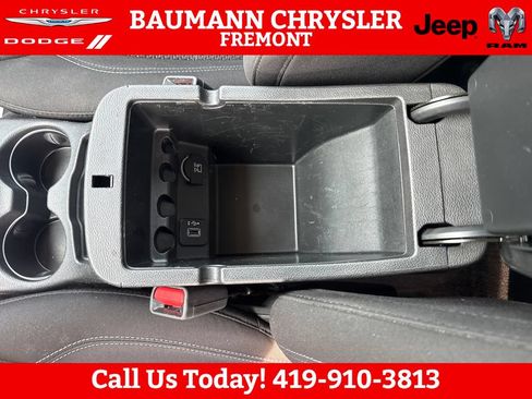 Used 2019 Jeep Cherokee Latitude w/ Popular Appearance Group FWD image 26