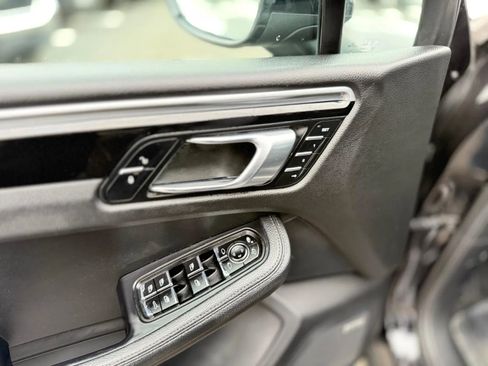 Used 2018 Porsche Macan S AWD/4WD image 35