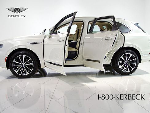 Certified 2023 Bentley Bentayga AWD/4WD image 4