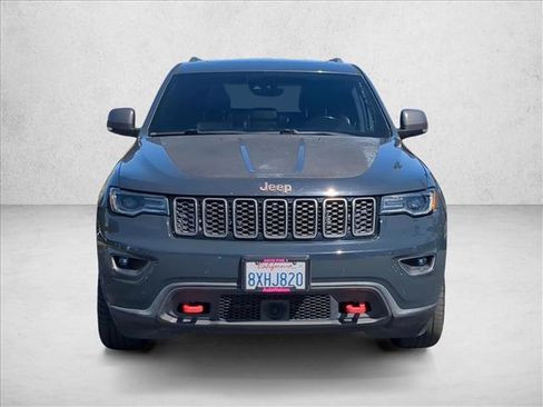 Used 2017 Jeep Grand Cherokee Trailhawk w/ Trailhawk Luxury Group AWD/4WD image 2