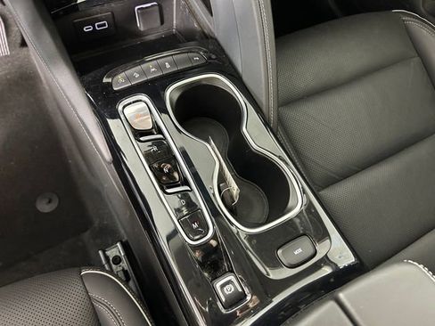Used 2023 Buick Envision Essence image 21