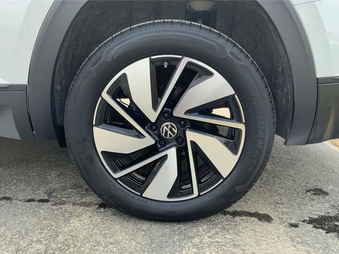 Used 2024 Volkswagen Atlas SE image 29