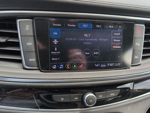 Used 2020 Buick Enclave Avenir w/ Avenir Technology Package AWD/4WD image 11
