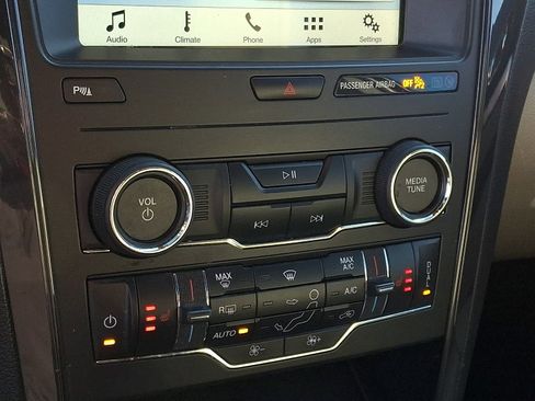 Used 2018 Ford Explorer XLT w/ Equipment Group 202A image 15