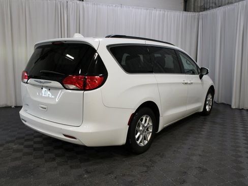 Used 2020 Chrysler Voyager Lxi image 20