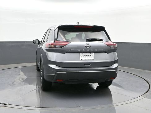 Used 2025 Nissan Rogue SV FWD image 8