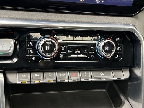 Certified 2025 GMC Sierra 1500 Denali image 25