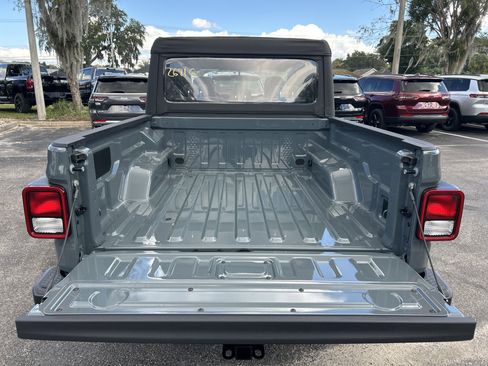 New 2025 Jeep Gladiator Sport image 7