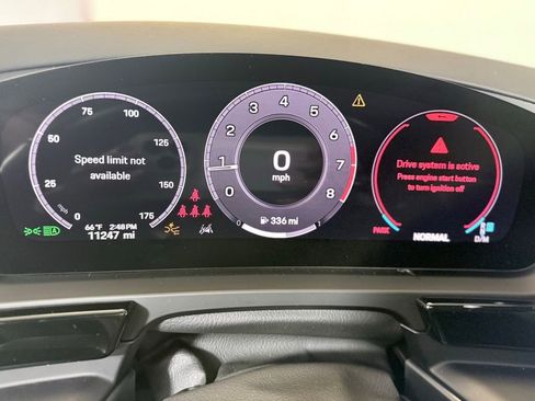 Used 2024 Porsche Cayenne Coupe image 13