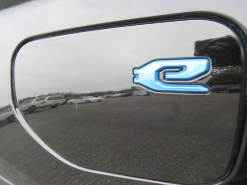 Used 2023 Jeep Grand Cherokee 4WD 4xe w/ Luxury Tech Group II image 13