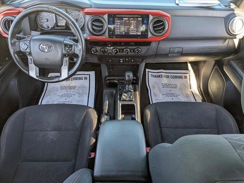 Used 2018 Toyota Tacoma TRD Off-Road image 16