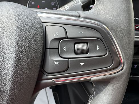 Used 2022 Buick Envision Essence w/ Technology Package I FWD image 14