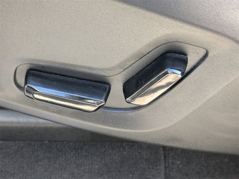 Certified 2025 Volvo XC90 B6 Plus image 21