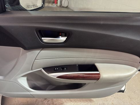 Used 2015 Acura TLX image 22