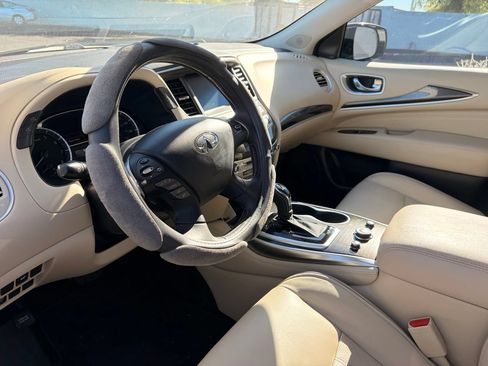 Used 2019 INFINITI QX60 Luxe w/ Essential Package FWD image 8