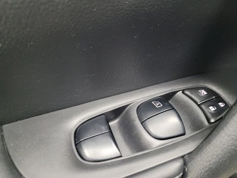 Used 2019 Nissan Rogue S w/ Special Edition Package FWD image 27