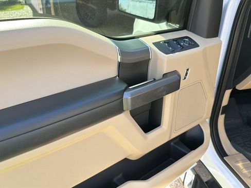 Used 2020 Ford F150 XLT w/ Equipment Group 302A Luxury AWD/4WD image 21