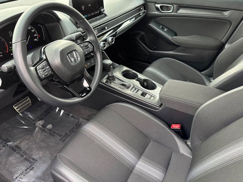 Used 2025 Honda Civic Sport image 4
