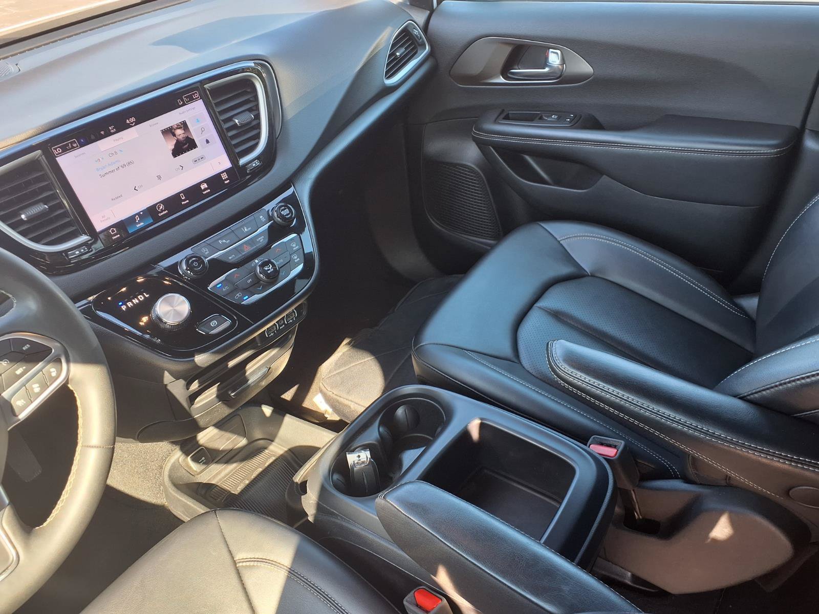 Used 2025 Chrysler Pacifica Select FWD image 14