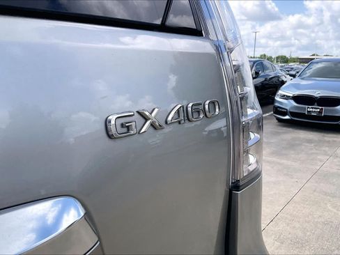 Used 2021 Lexus GX 460 Luxury w/ Off Road Package AWD/4WD image 28