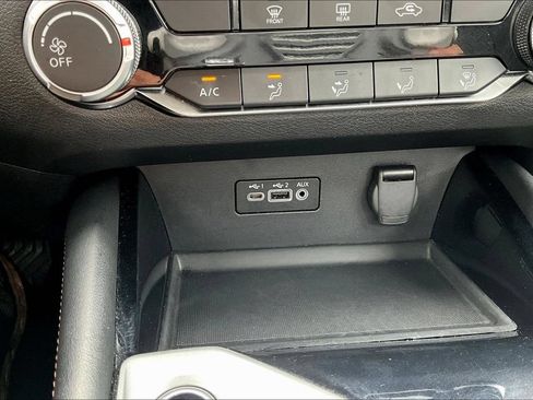 Used 2024 Nissan Altima 2.5 SR FWD image 16