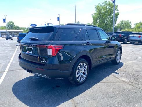 New 2026 Ford Explorer Active w/ Active Comfort Package AWD/4WD image 8