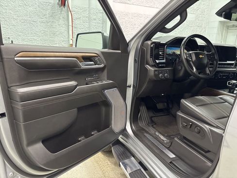 Used 2024 Chevrolet Silverado 1500 High Country w/ Technology Package image 15