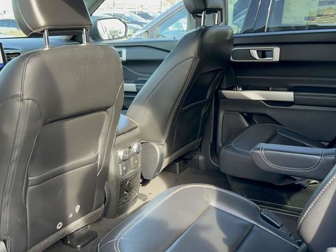 Used 2022 Ford Explorer XLT w/ Equipment Group 202A image 35