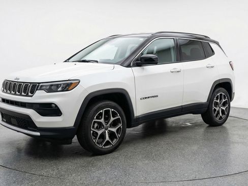 Used 2025 Jeep Compass Limited image 2