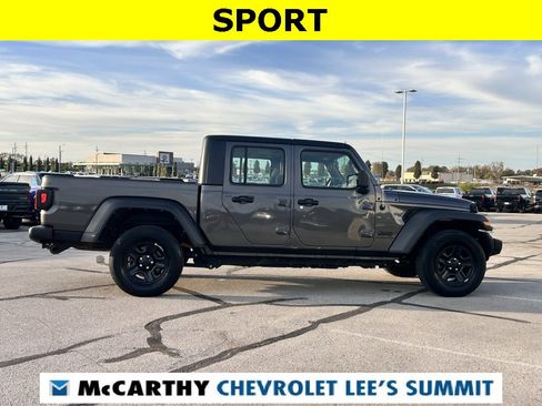Used 2021 Jeep Gladiator Sport image 16