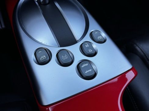 Used 2004 Chevrolet SSR w/ Preferred Equipment Group image 16