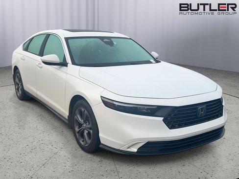 Used 2023 Honda Accord EX image 5