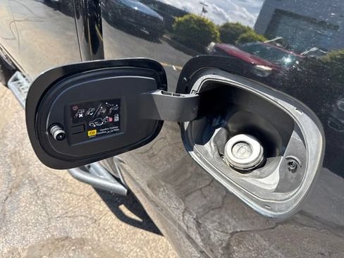Used 2020 RAM 1500 Big Horn AWD/4WD image 19