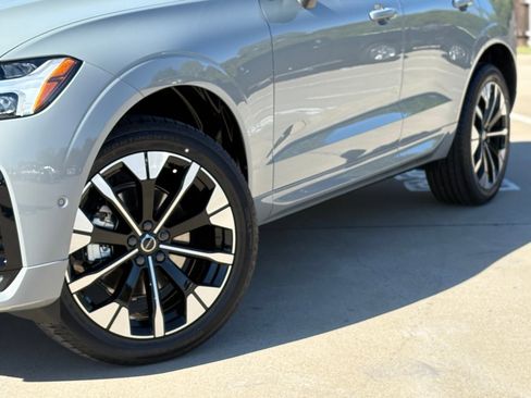 New 2026 Volvo XC60 B5 Plus w/ Protection Package Premier image 8