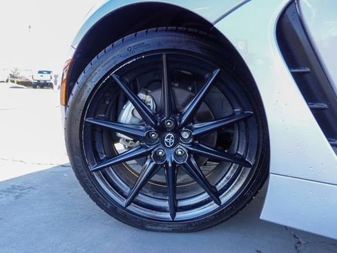 Certified 2022 Toyota GR86 Premium image 12