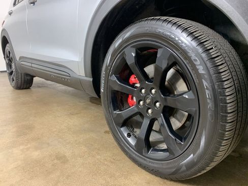 Certified 2024 Ford Explorer ST AWD/4WD image 6