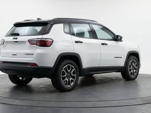 Used 2025 Jeep Compass Trailhawk w/ Trailer Tow Group image 9