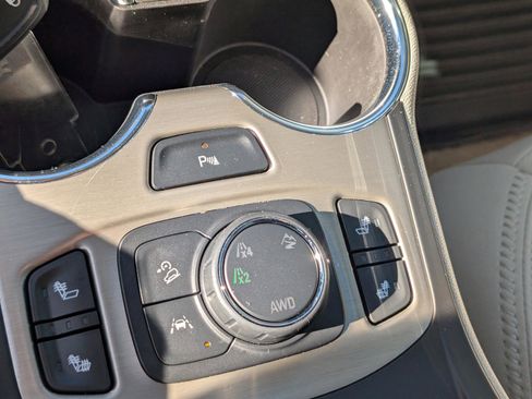 Used 2024 GMC Terrain Denali image 28