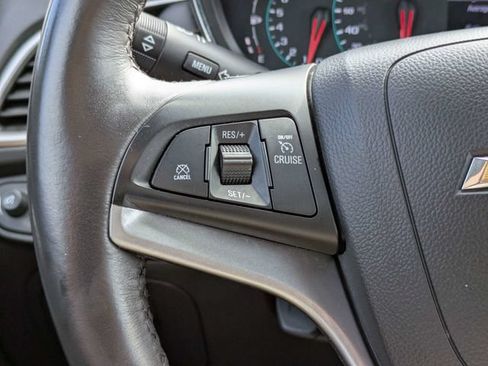 Used 2020 Chevrolet Trax LT w/ LT Convenience Package FWD image 23