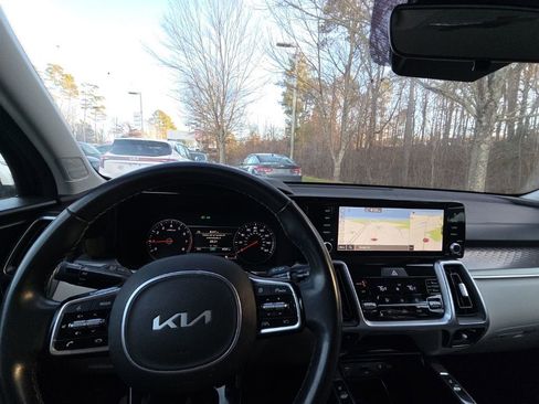 Certified 2023 Kia Sorento S image 10