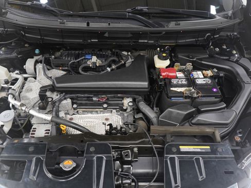 Used 2018 Nissan Rogue SL w/ Premium Package image 32