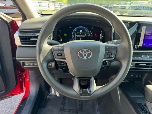 Used 2025 Toyota Camry LE FWD image 19