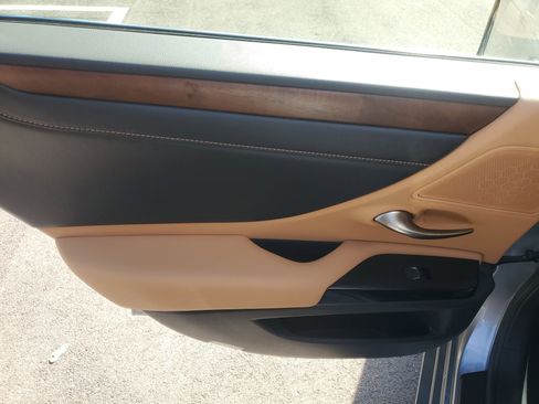 Used 2023 Lexus ES 350 w/ Premium Package image 13