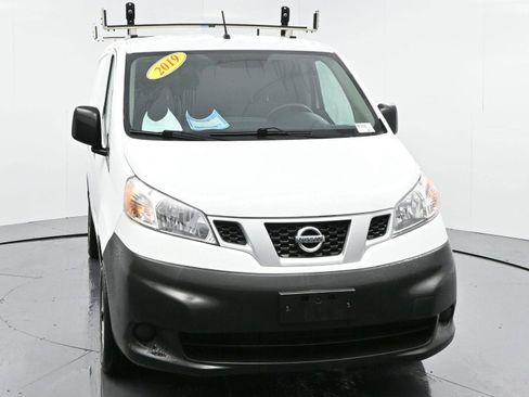 Used 2019 Nissan NV200 S image 2